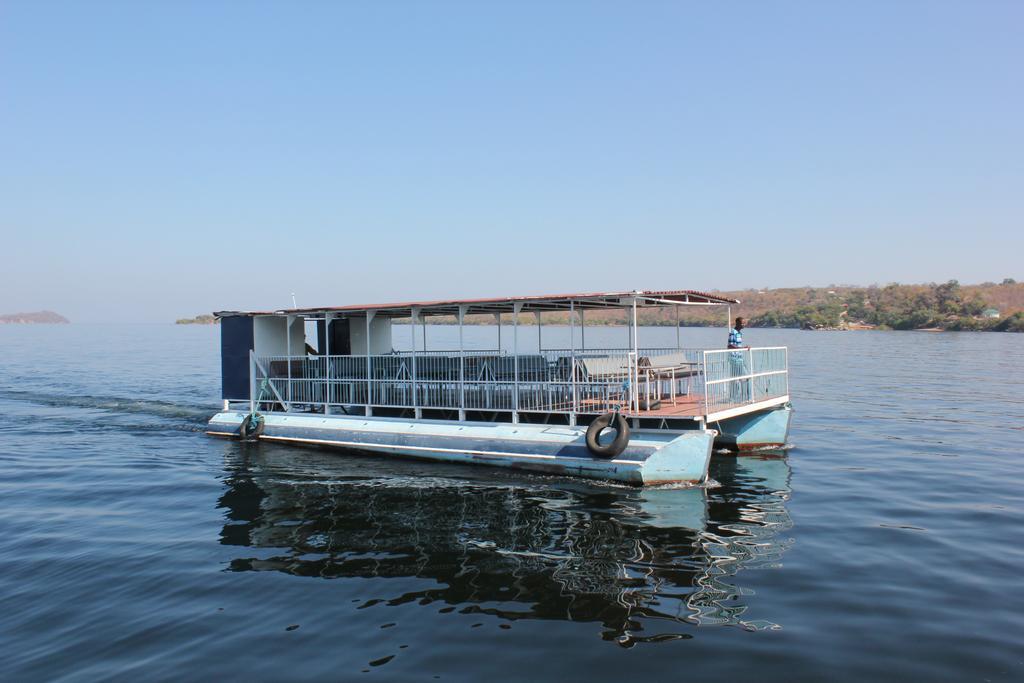 Lake Safari Lodge Siavonga Exterior photo